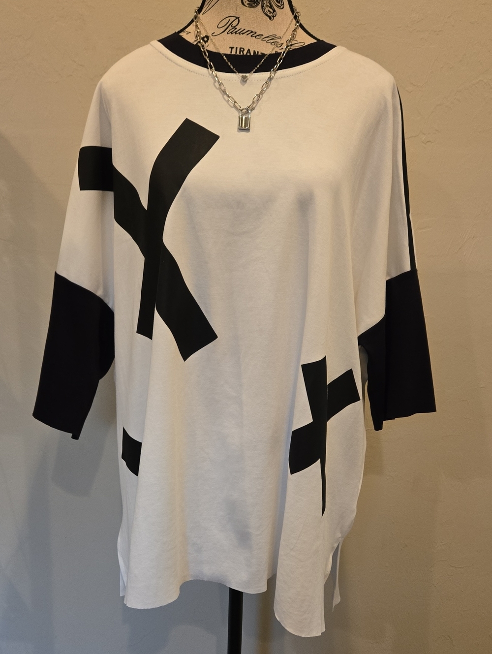 Planet By LAUREN G Oversized White & Black Graphic Tunic PIMA COTTON Top